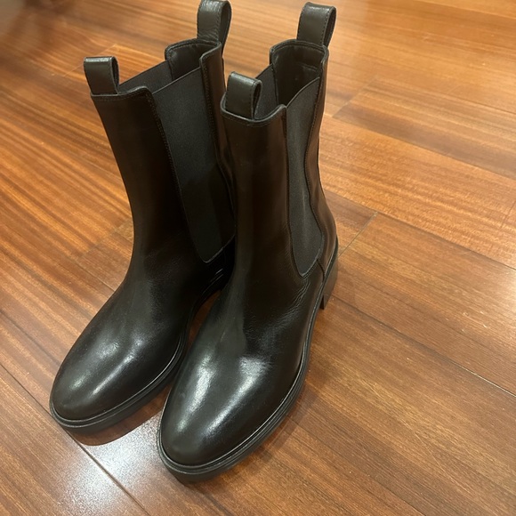 Aeyde Jack Leather Chelsea Booties - Picture 5 of 7